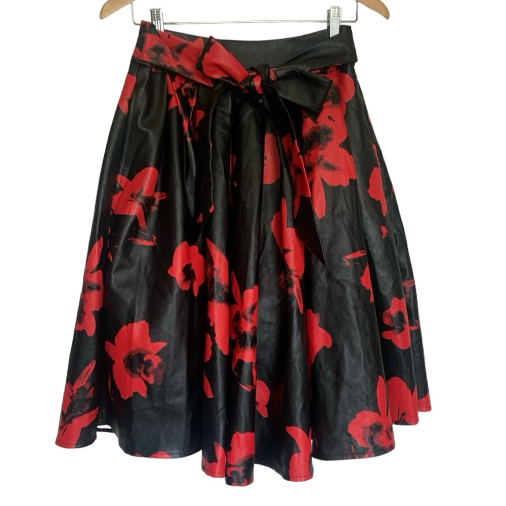 NWT Gracia Faux Leather Floral Skirt Size Small